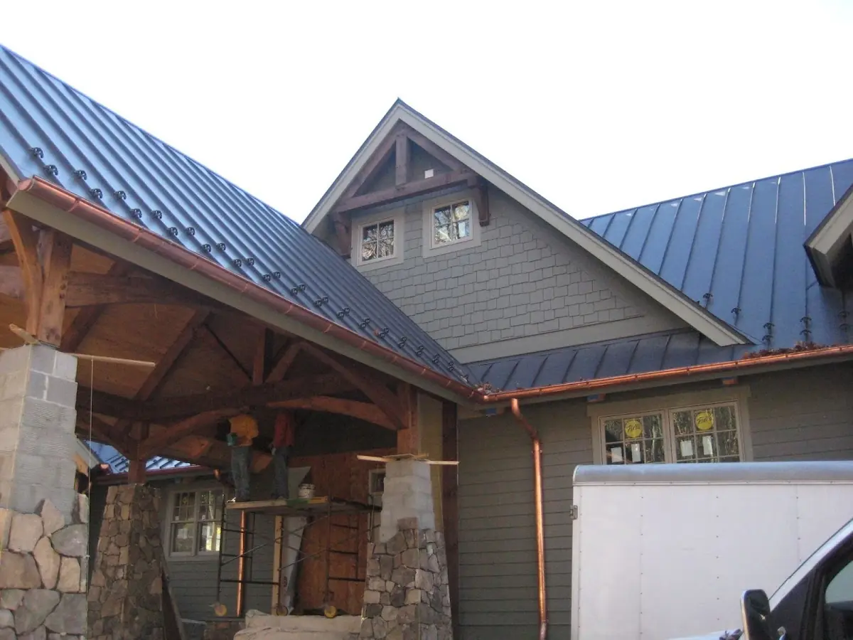 Craftsman Roofing team delivering quality roofing work in Sunnyside Estates